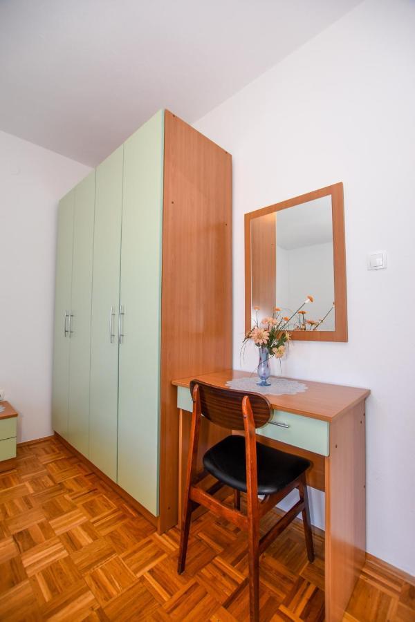 Apartmani Marija Ljubica Паг Экстерьер фото