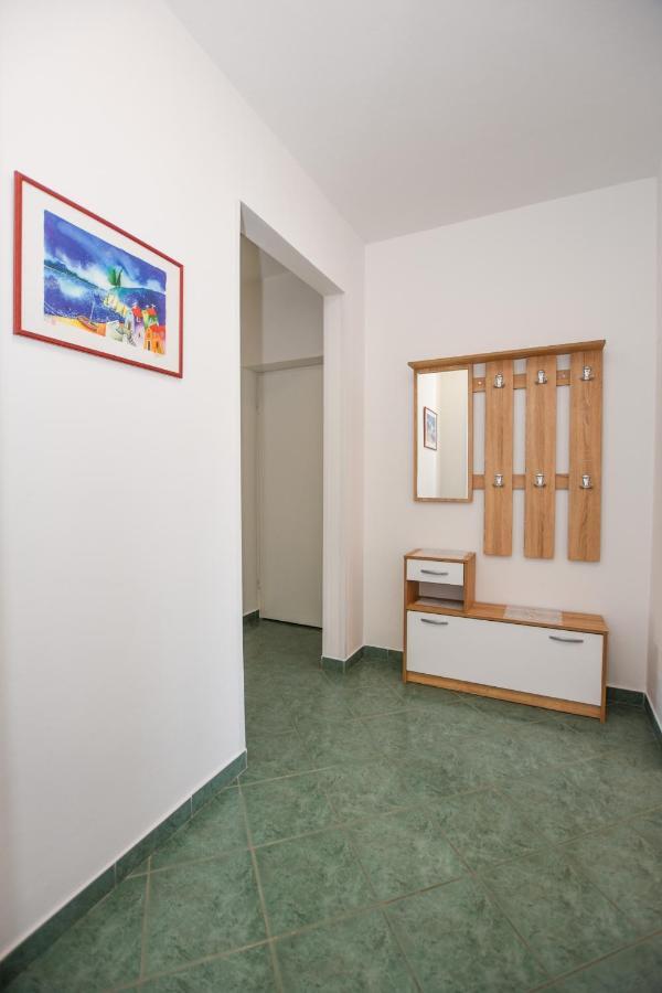 Apartmani Marija Ljubica Паг Экстерьер фото