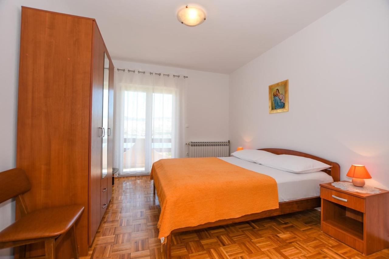 Apartmani Marija Ljubica Паг Экстерьер фото