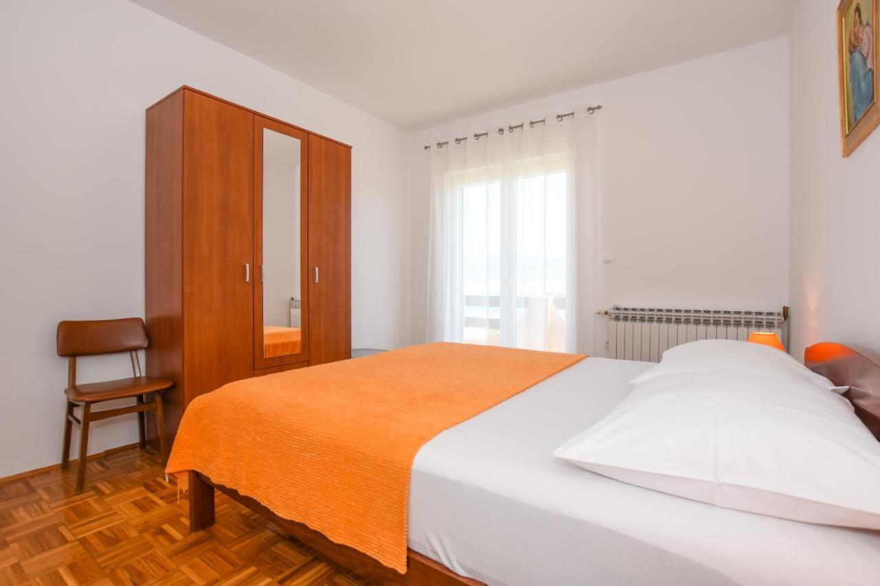 Apartmani Marija Ljubica Паг Экстерьер фото