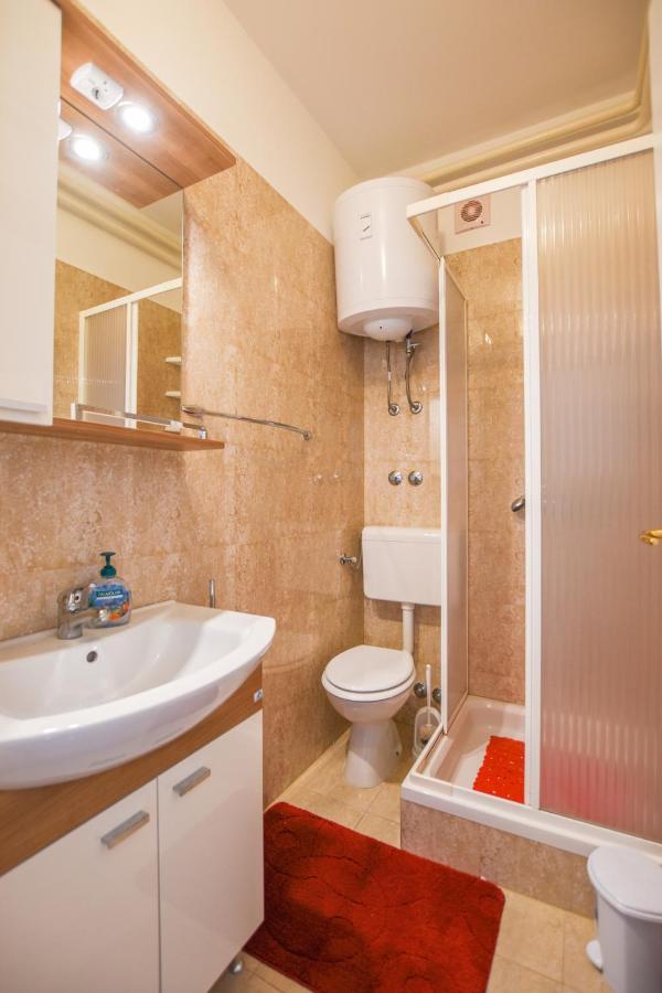 Apartmani Marija Ljubica Паг Экстерьер фото