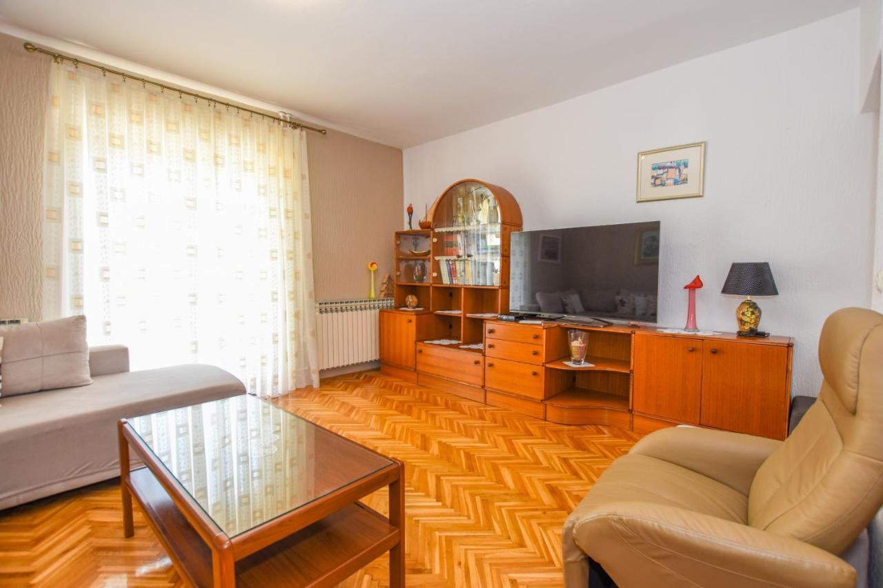 Apartmani Marija Ljubica Паг Экстерьер фото