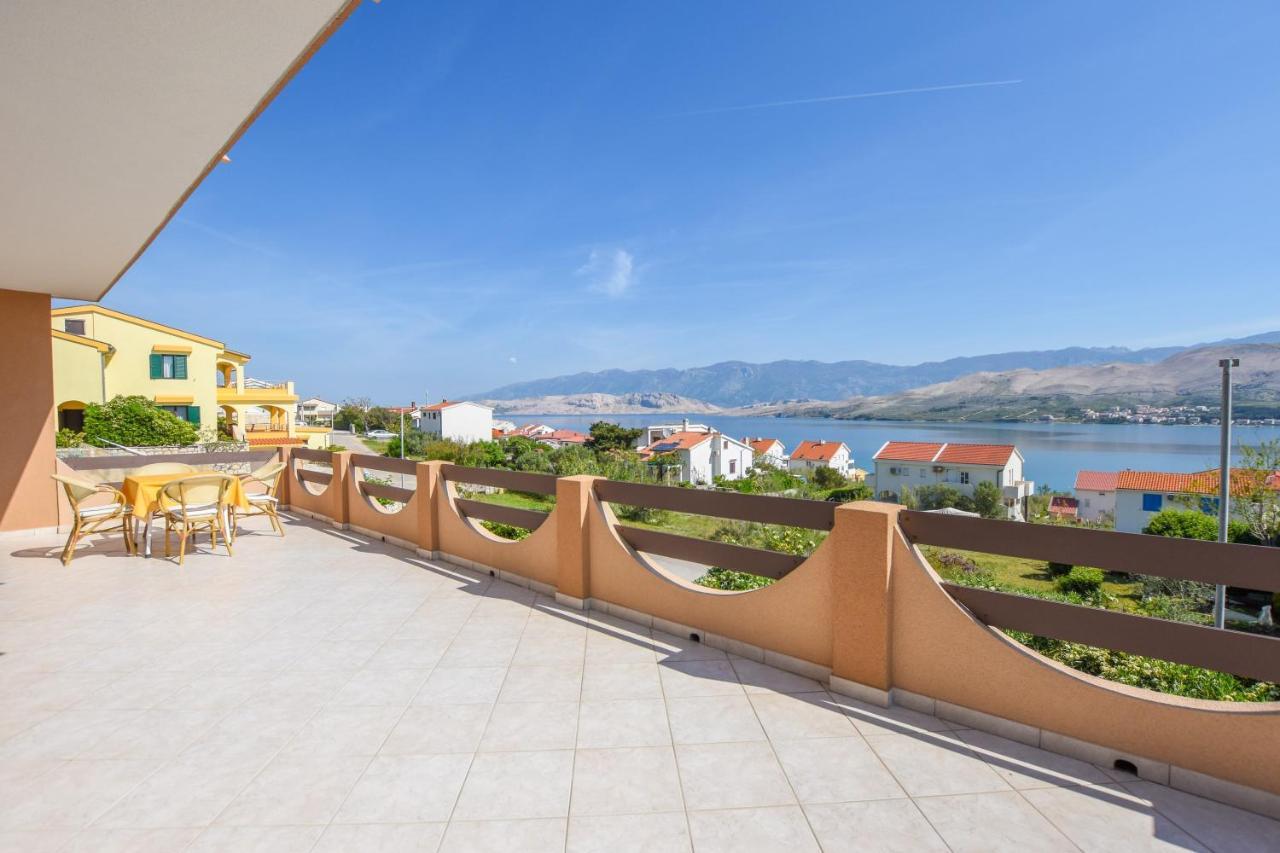 Apartmani Marija Ljubica Паг Экстерьер фото